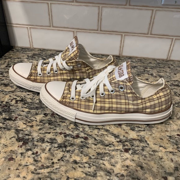 Converse Chuck Taylor All Star Low Tops - Size 9 - - Picture 3 of 6